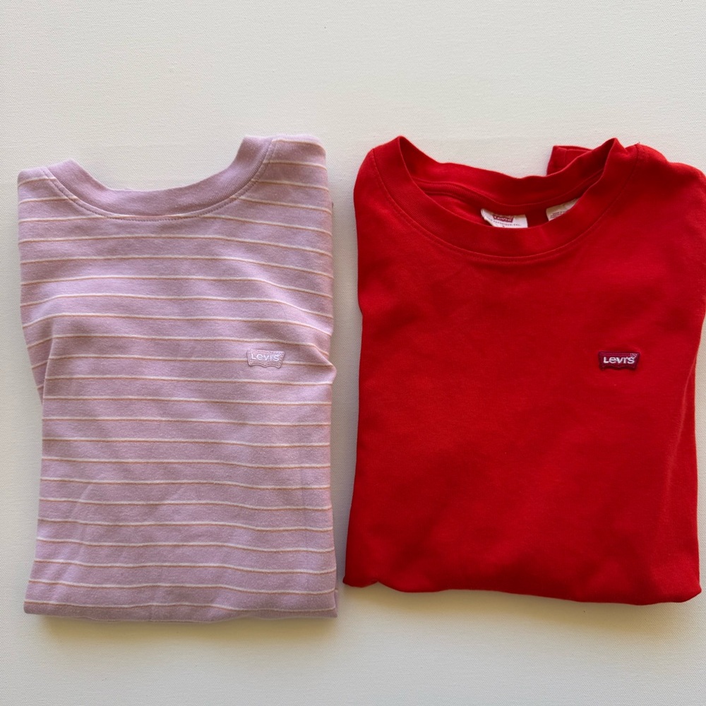 ✨Levi’s slim fit long-sleeve tee bundle✨